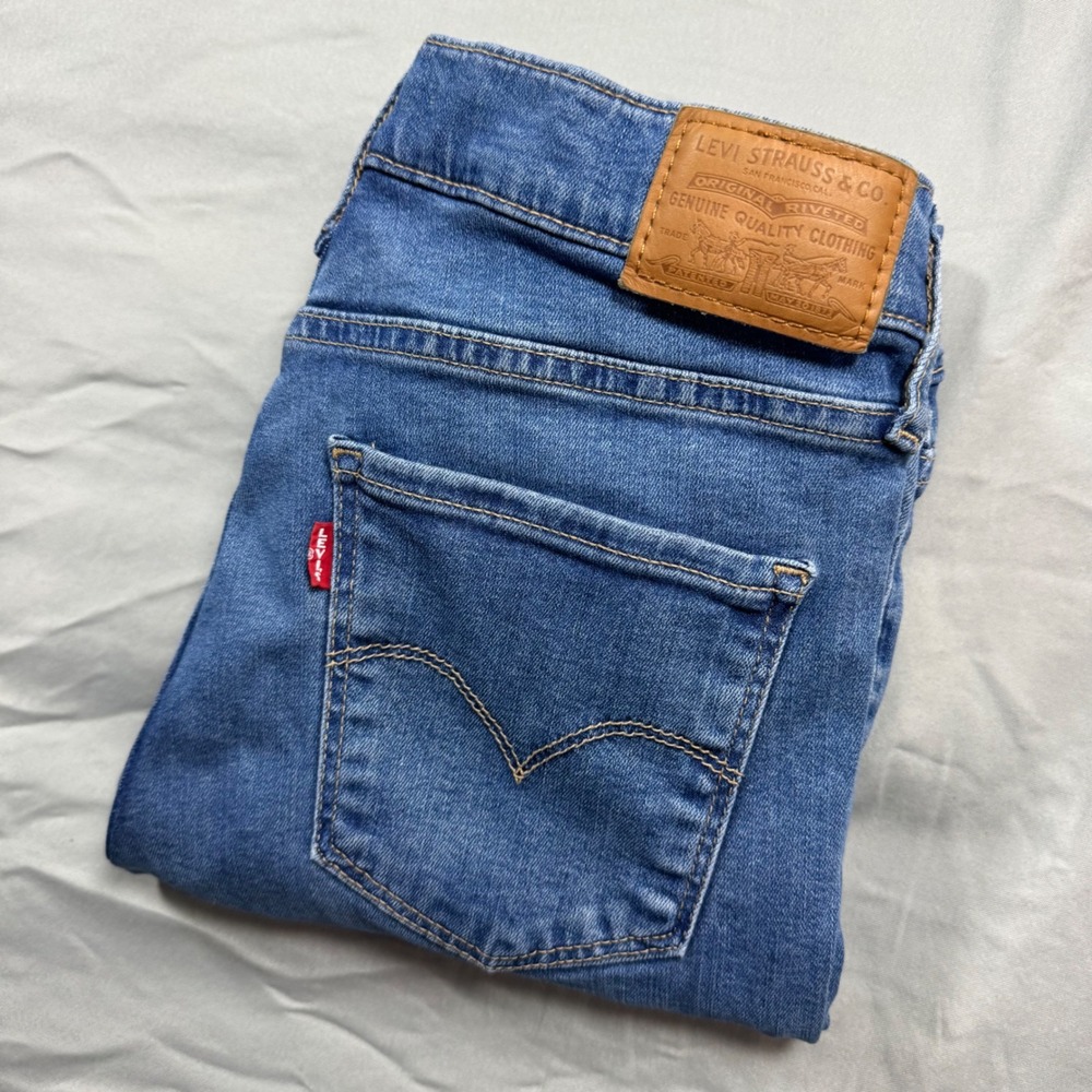 Levis Premium 724 High Rise Straight Jeans Women's 28 Blue Medium Wash Big E